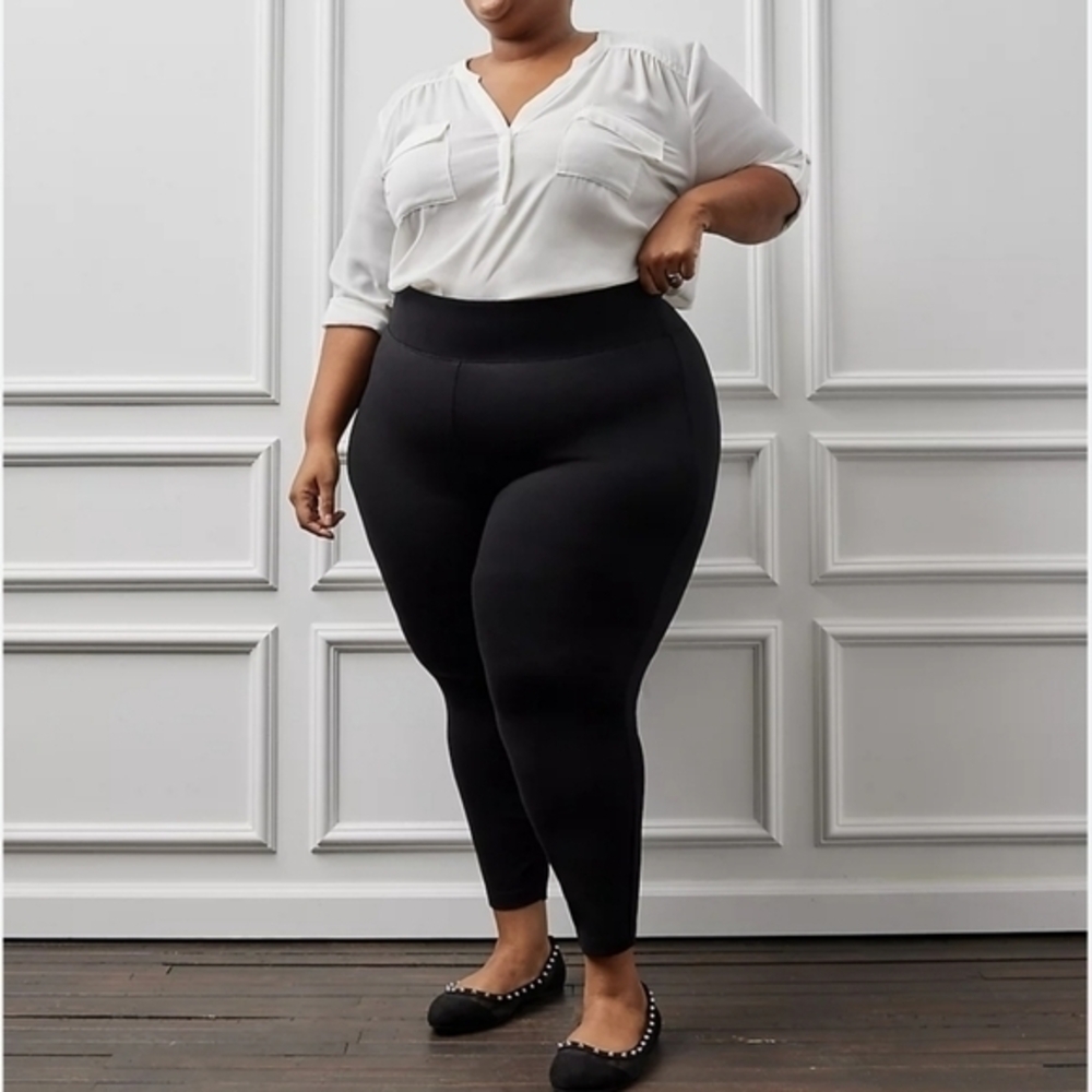 Torrid Women's‎ Short Inseam Black Ponte Pixie Pull On Skinny Pant